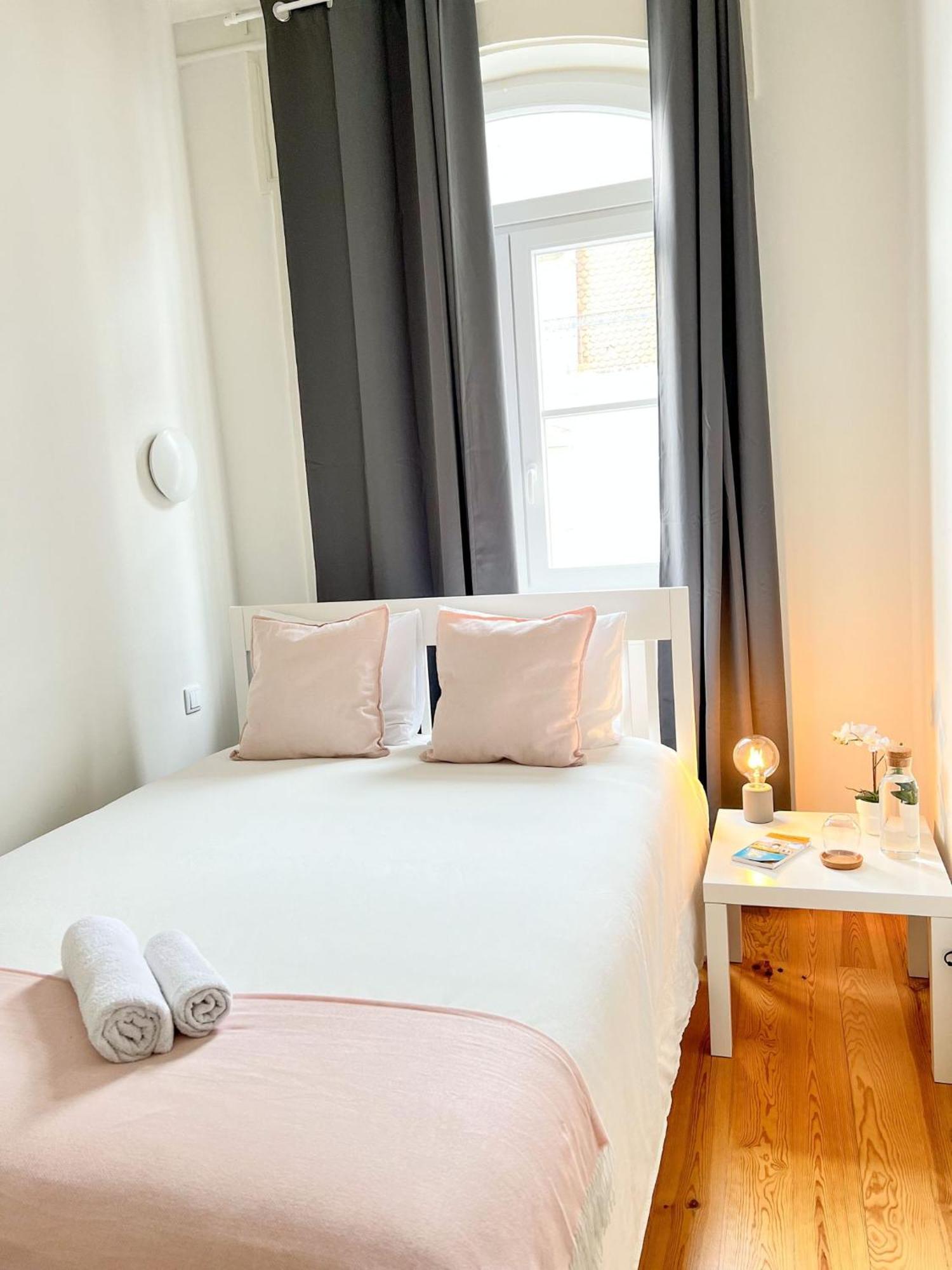 Cozy Room With Privative Bathroom On Rua Augusta Lisbon Exterior photo